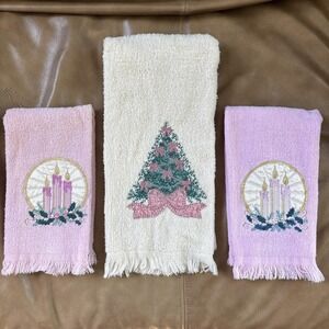 VTG Set Of 3 Embroidered Pink Christmas Towels Tree Ribbons Candles Holly Gold‎